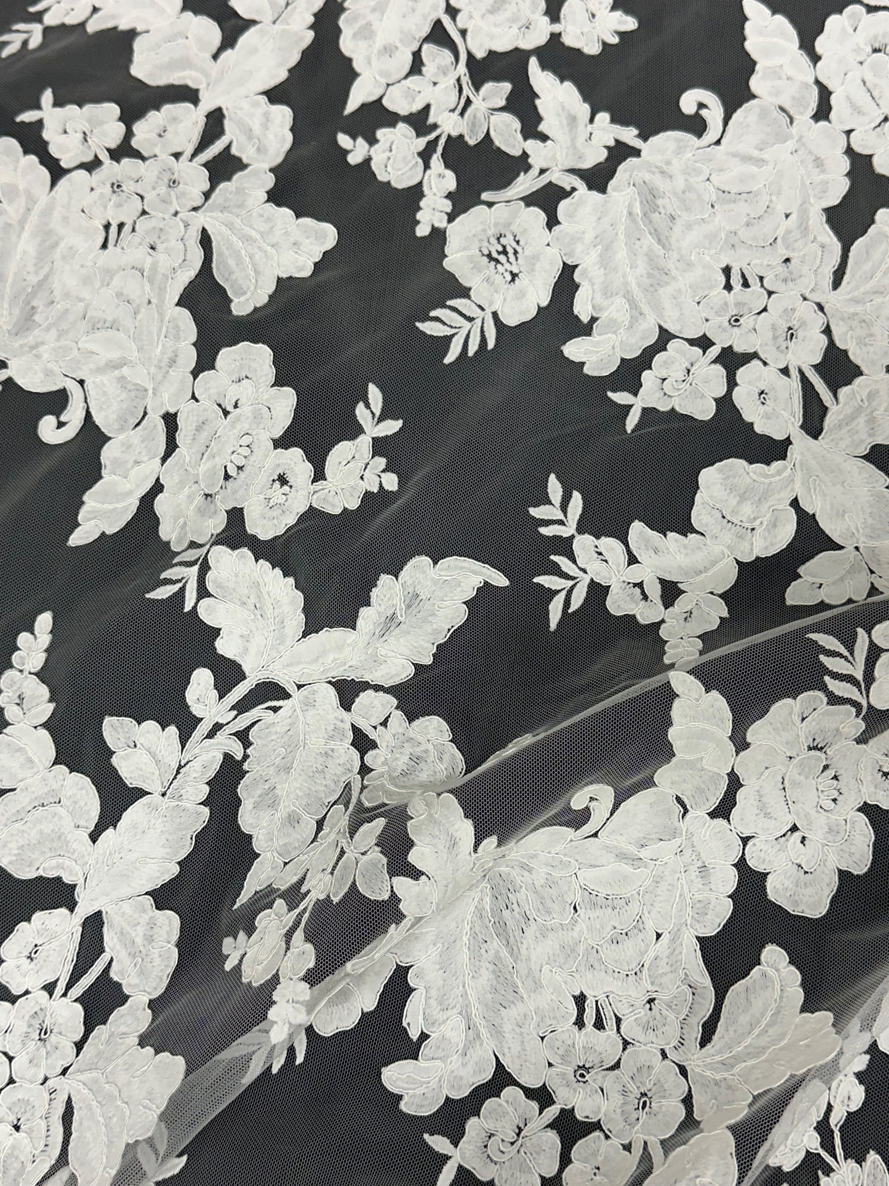 Elfenbeinfarbene Kordelspitze - Klatsch