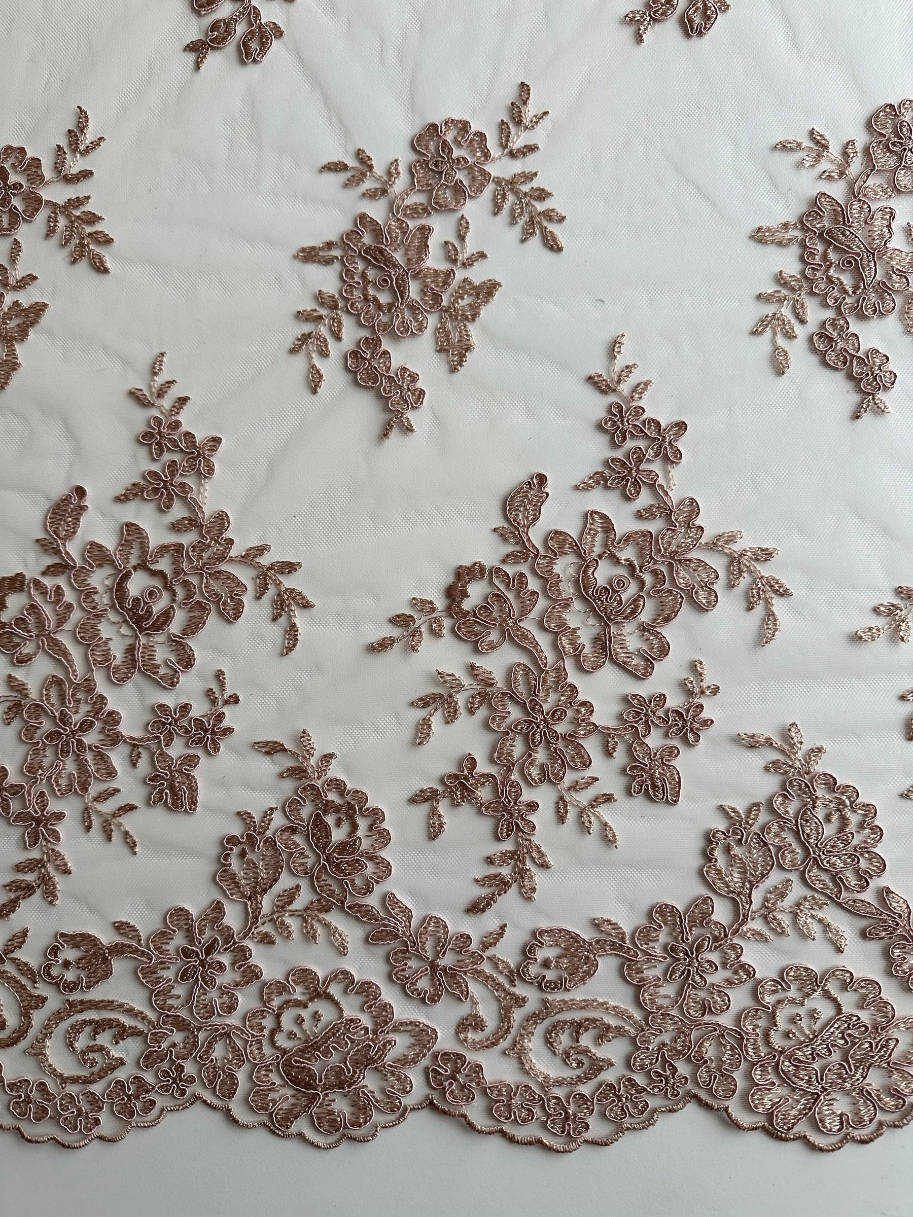 Elfenbeinfarbene, unbestickte Kordelspitze - Naomi (CF)