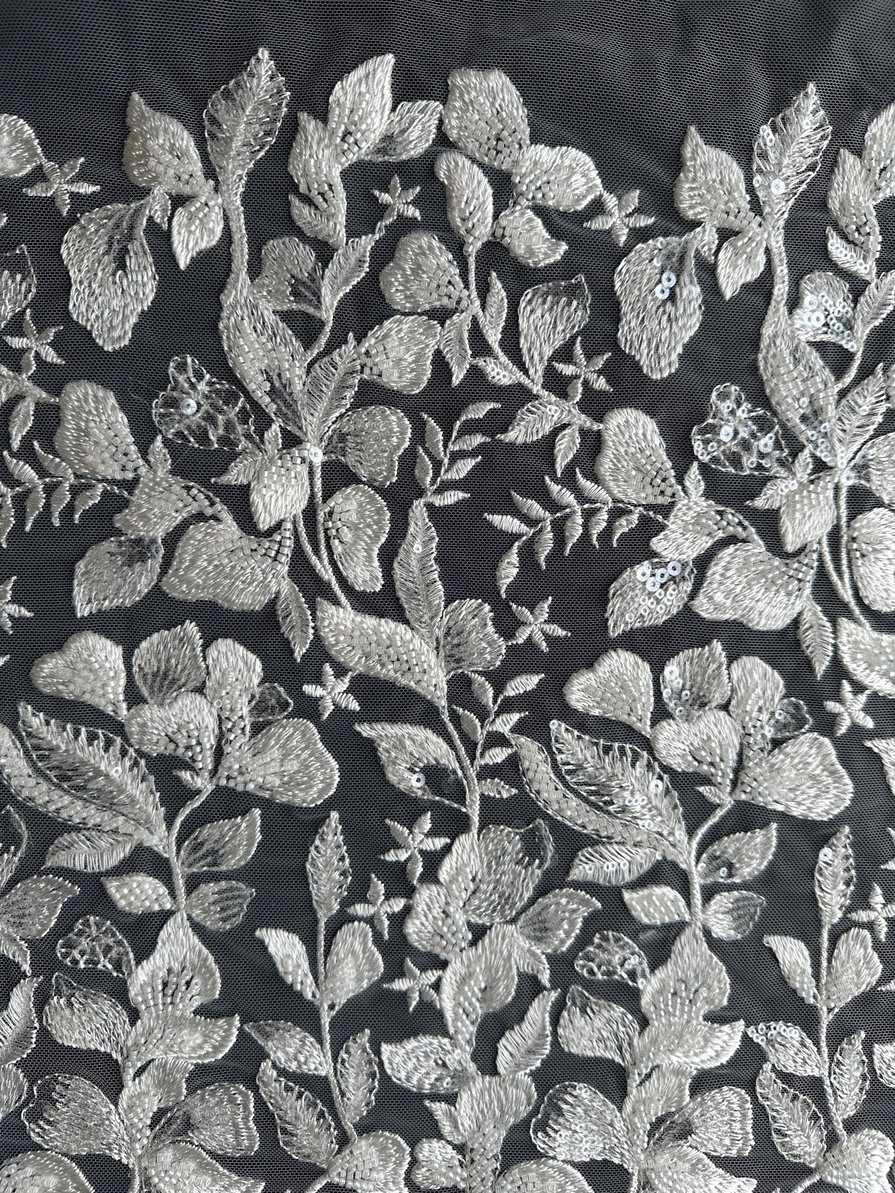 Elfenbeinfarbene Perlenstickerei-Spitze - Cheney