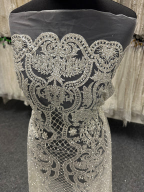 Elfenbeinfarbenes, glitzerndes Tüll-Ballkleid