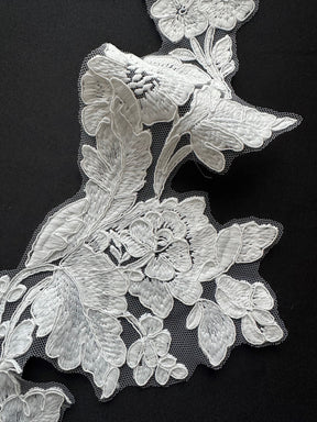 Elfenbeinfarbene Kordelspitze - Firma