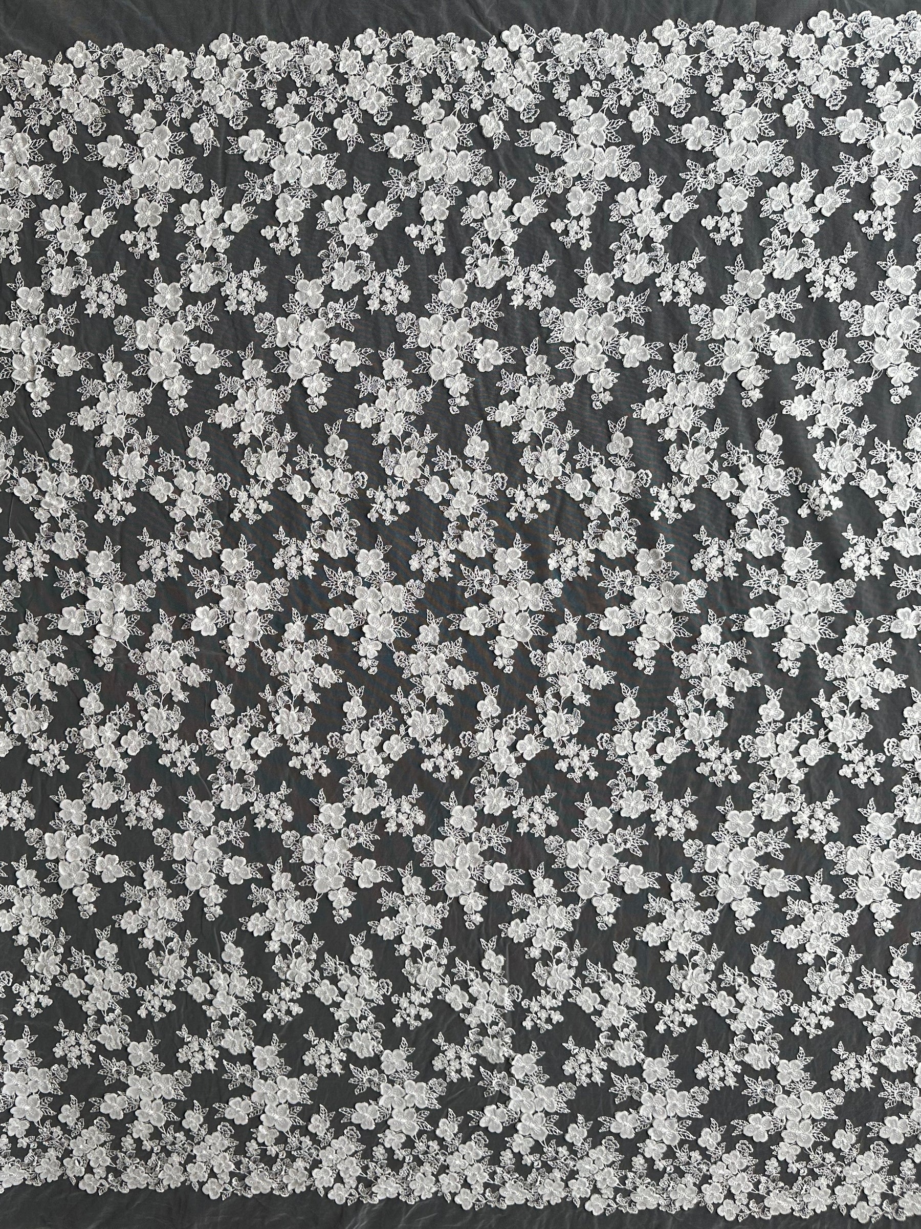 Elfenbeinfarbene, bestickte 3D-Spitze - EB5033