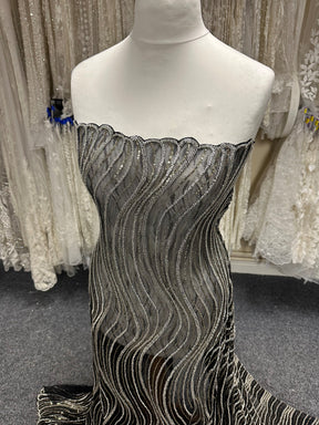 Schwarz und goldverziert - EB1064