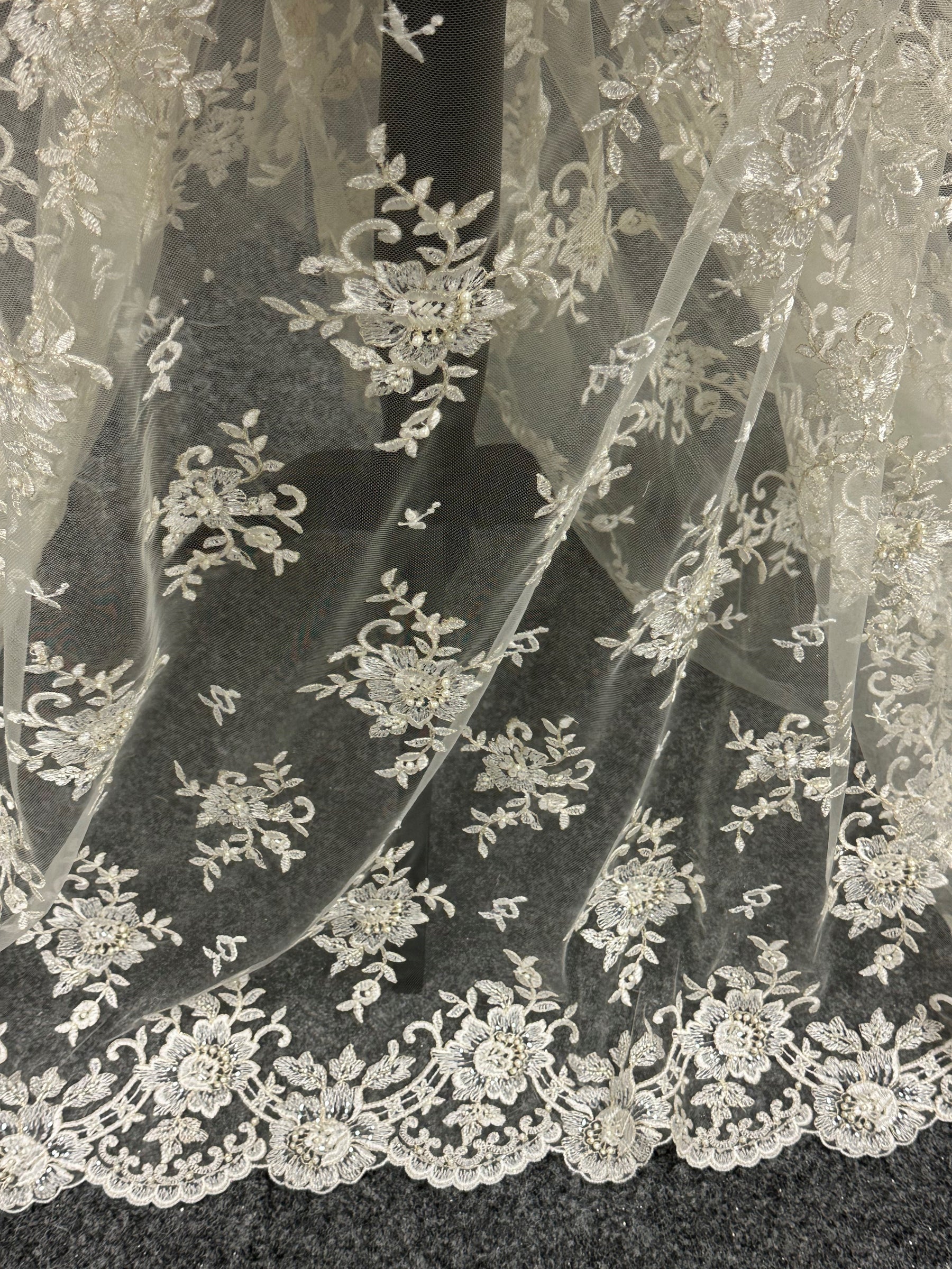 Elfenbeinfarbene Perlenspitze - Languid (CF Lucinda)