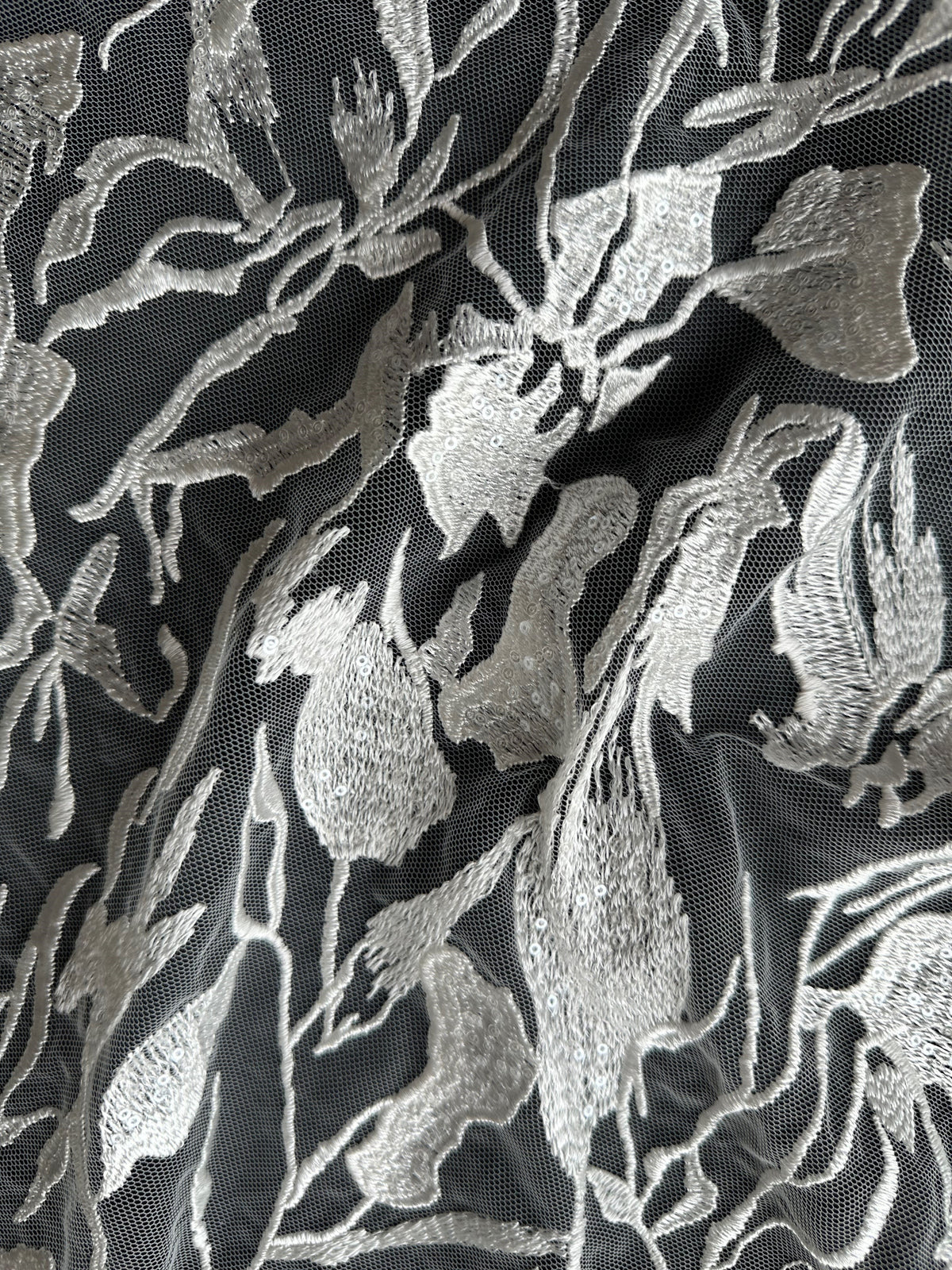 Elfenbeinfarbene, paillettenbesetzte Stickereispitze - EB3026