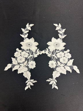 Elfenbeinfarbene, unbestickte Spitzenapplikationen – AP 534 U