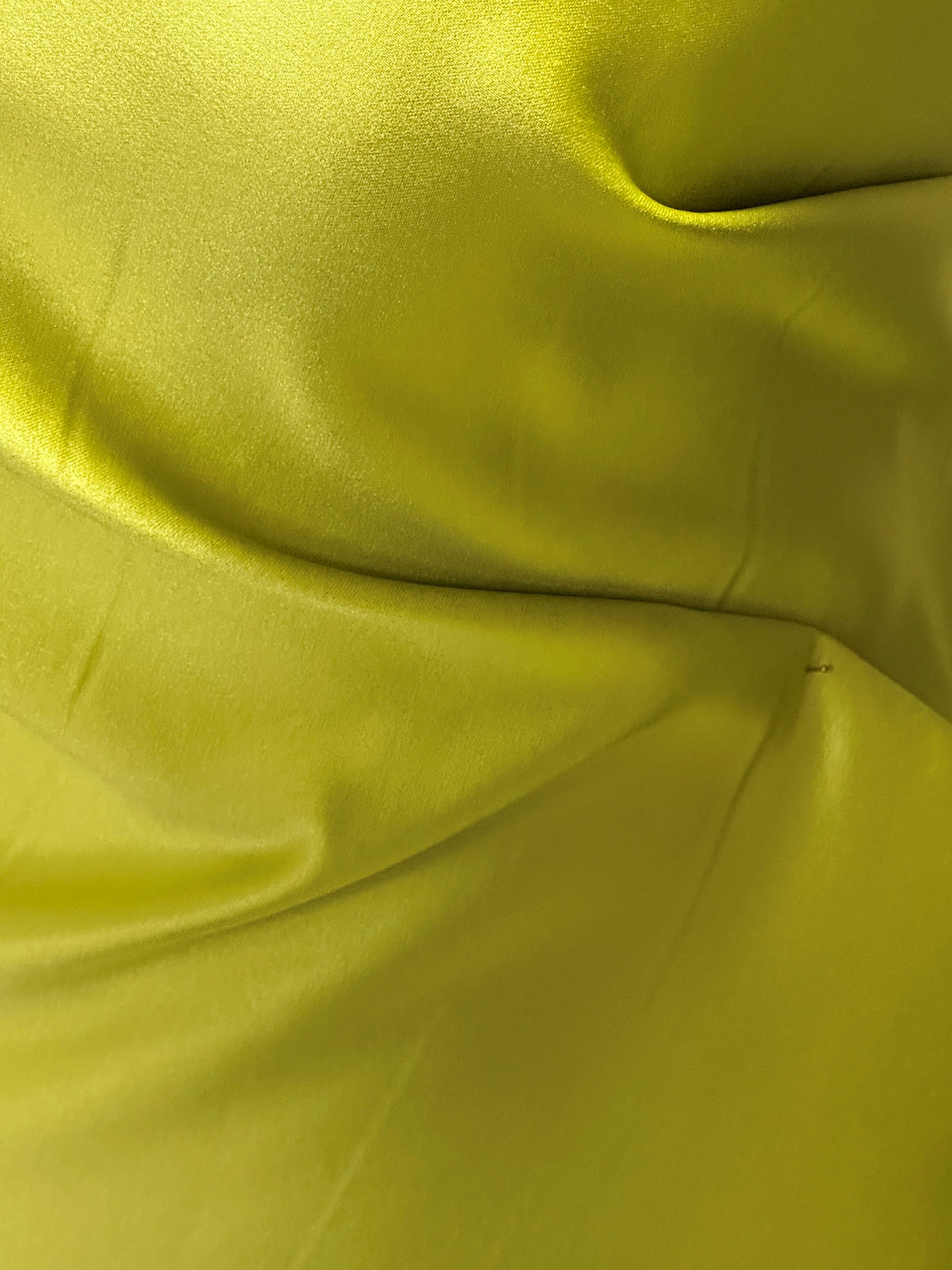 Chartreusefarbener Polyester-Duchesse-Satin – Contessa