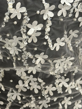 Elfenbeinfarbene, perlenbesetzte Laserspitze - Medaillon