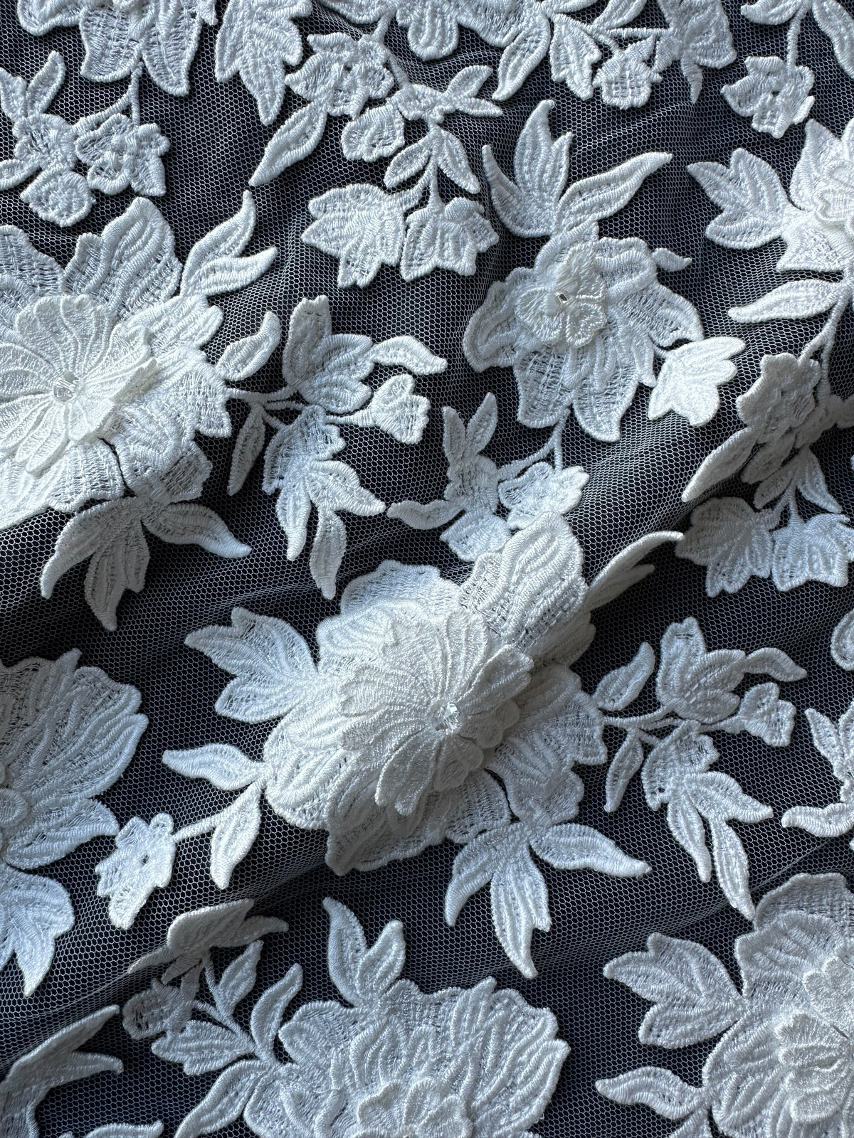 Elfenbeinfarbene bestickte Spitze - Fonda