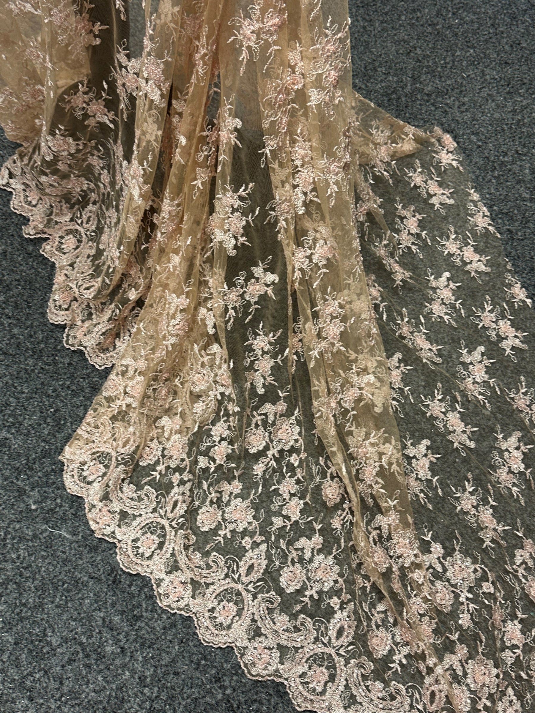 Nude Perlenstickerei - Saftig