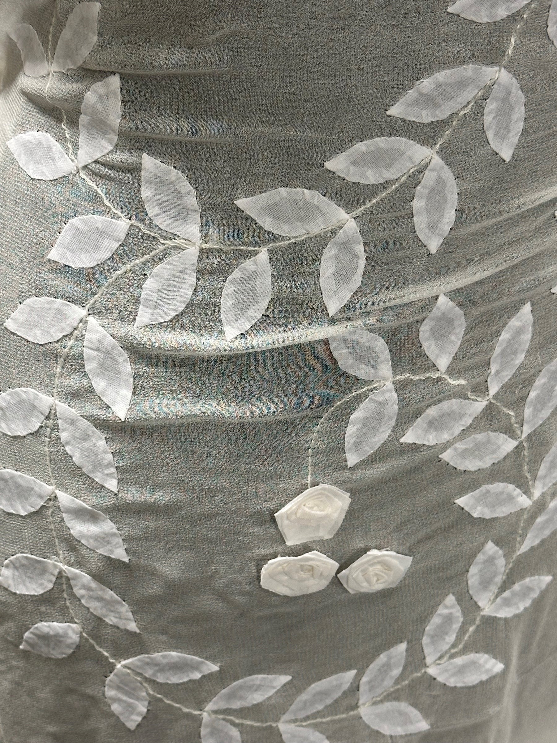 Elfenbeinfarbener Georgette mit Blumenmuster - Minnie