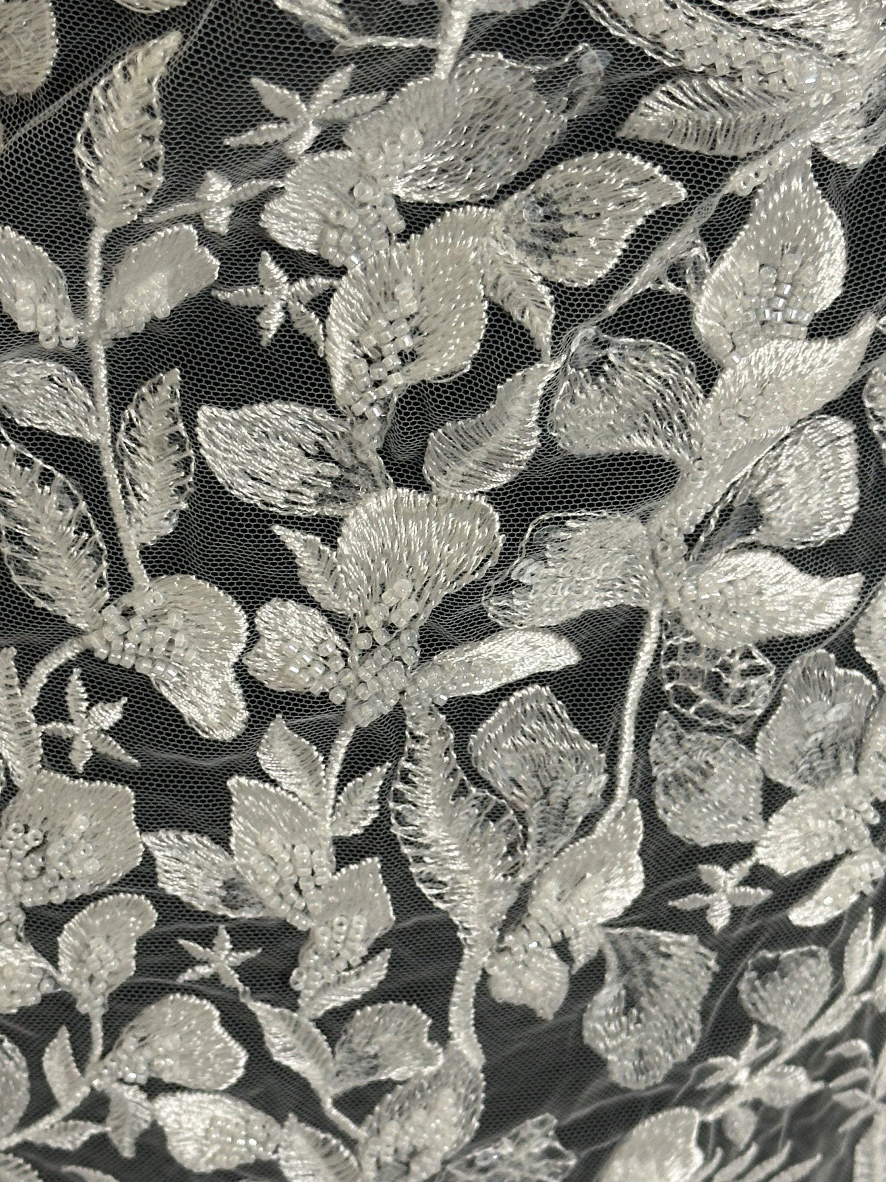 Elfenbeinfarbene Perlenstickerei-Spitze - Cheney