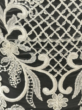 Elfenbeinfarbene, perlenbesetzte Gitterspitze - Zorb 