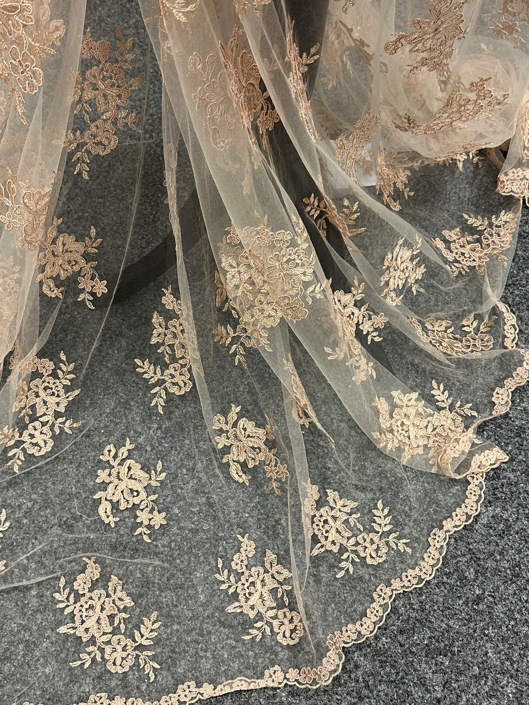 Elfenbeinfarbene, unbestickte Kordelspitze - Naomi (CF)