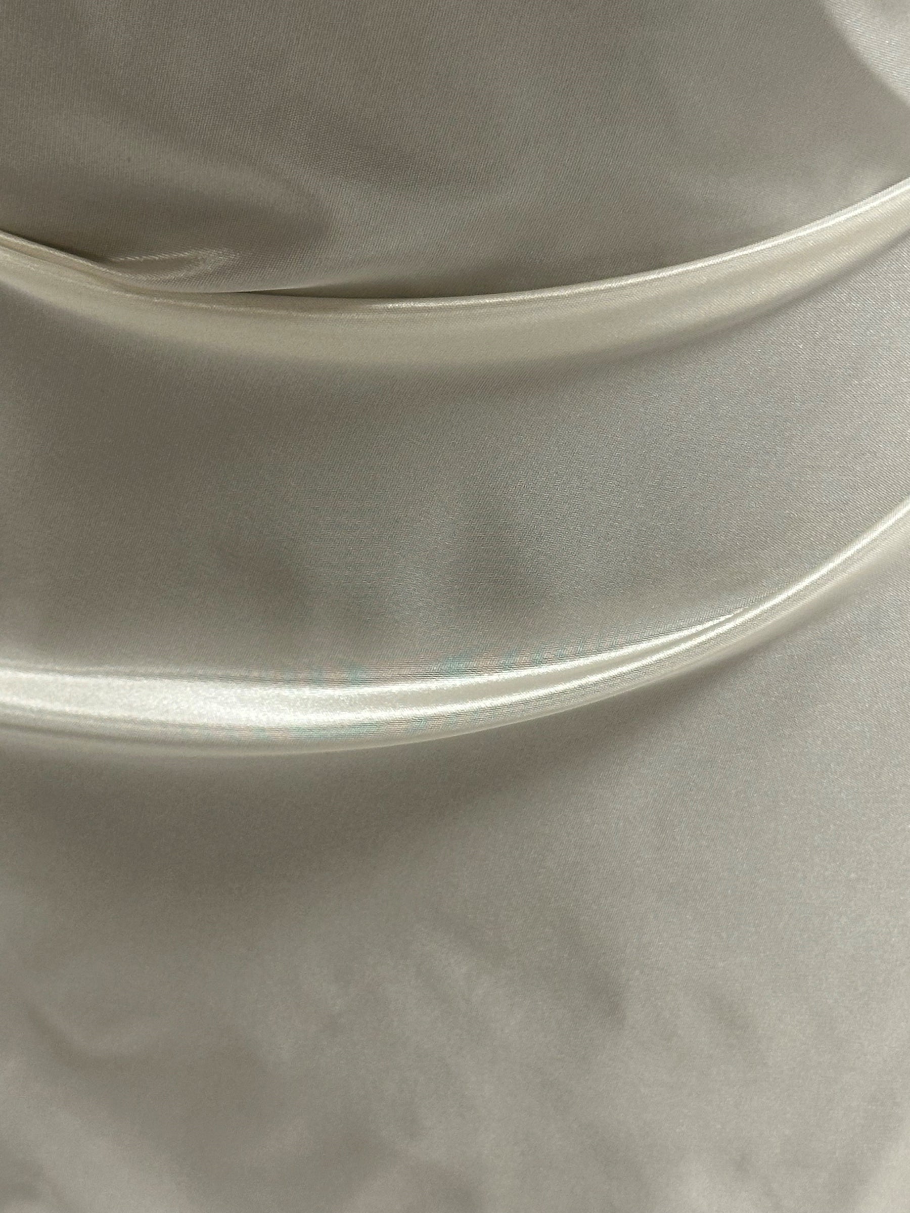 Elfenbeinfarbener Polyester-Taft - P600