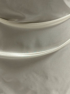 Elfenbeinfarbener Polyester-Taft - P600