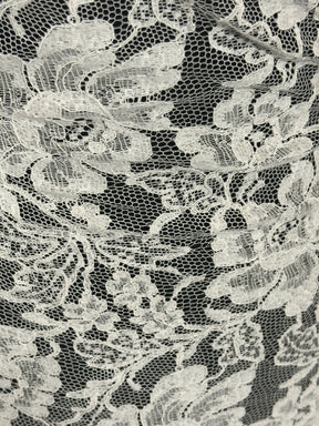 Elfenbeinfarbener Chantilly-Spitzenbesatz mit Kordel - Grusso