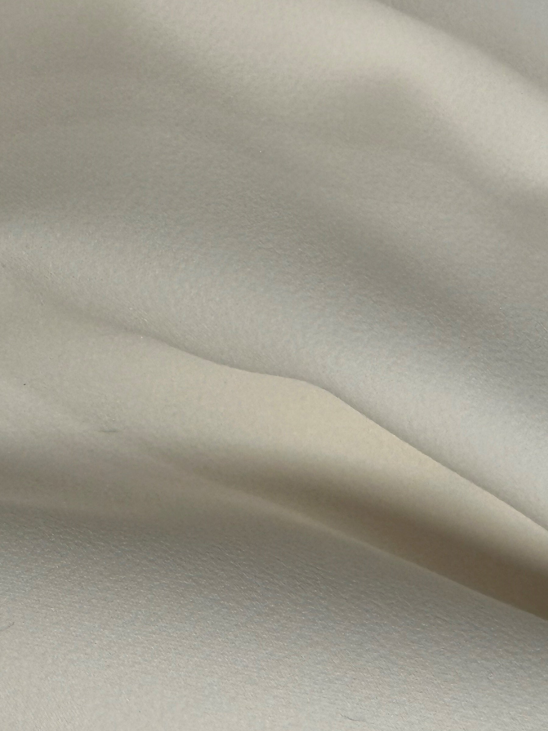 Hellelfenbeinfarbener schwerer Polyester-Krepp - Pamper