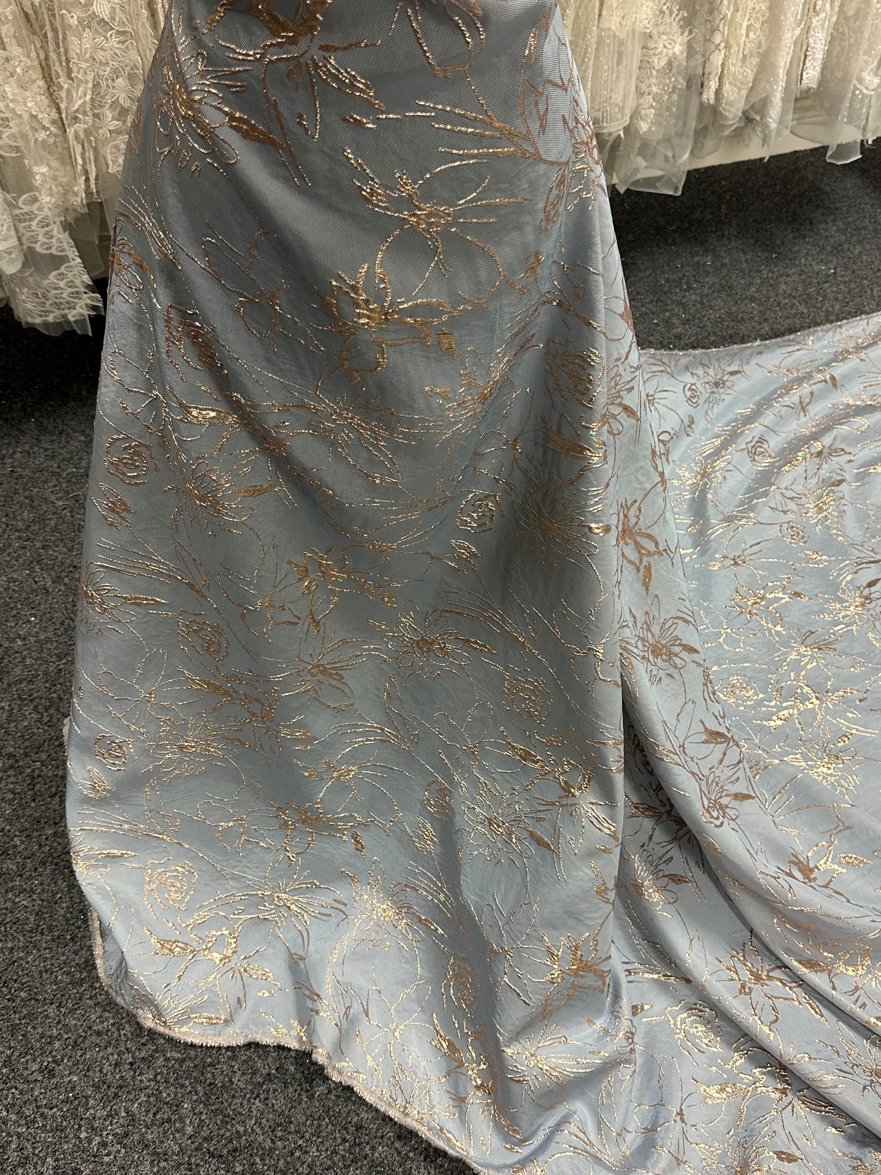 Hellblauer Jacquard-Brokat – Calamity