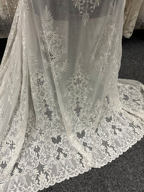 Elfenbeinfarbener, bestickter Georgette - EB6003