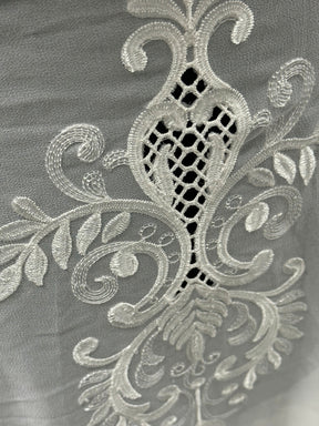 Elfenbeinfarbener, bestickter Georgette - EB6003