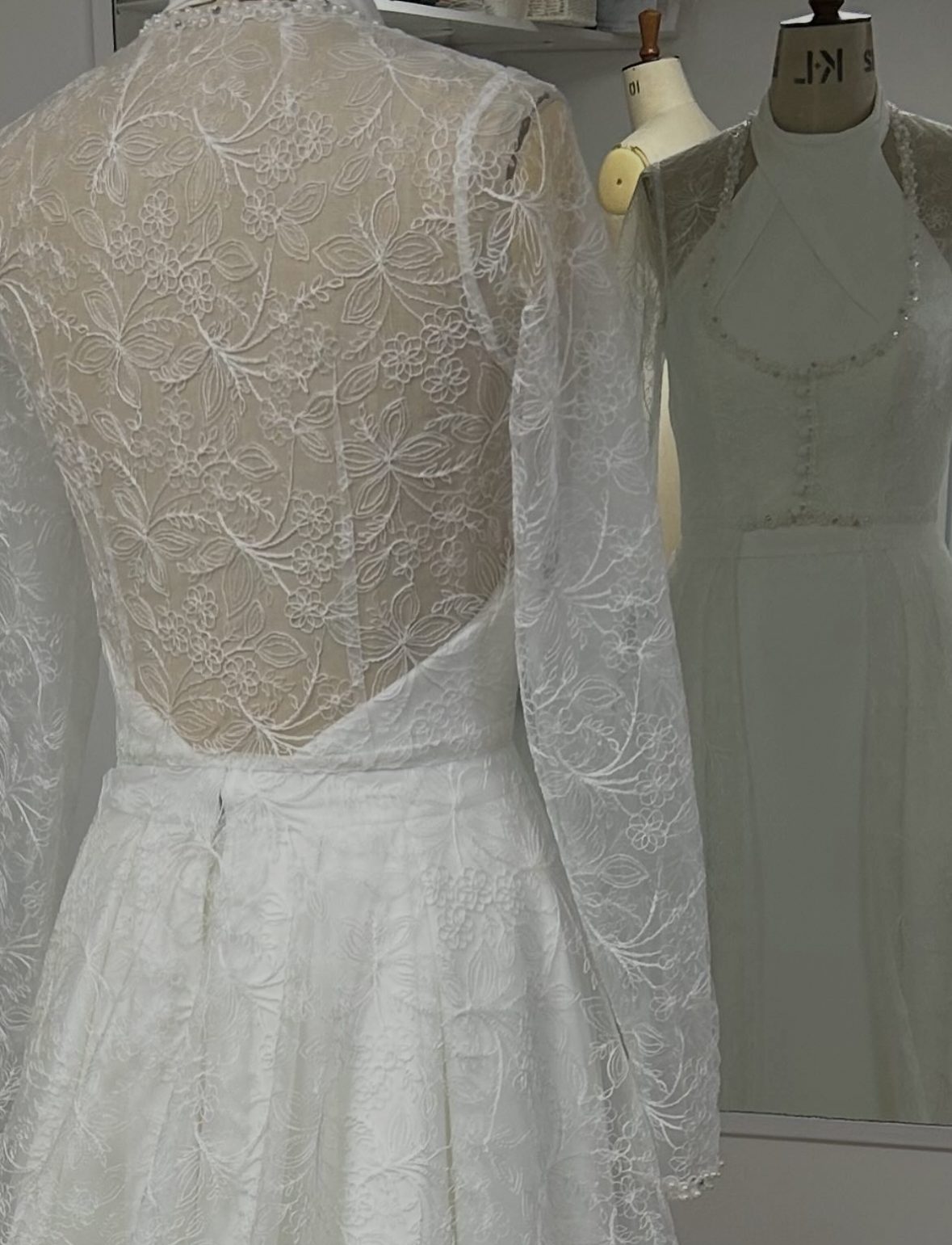 Elfenbeinfarbene bestickte Spitze – Connie