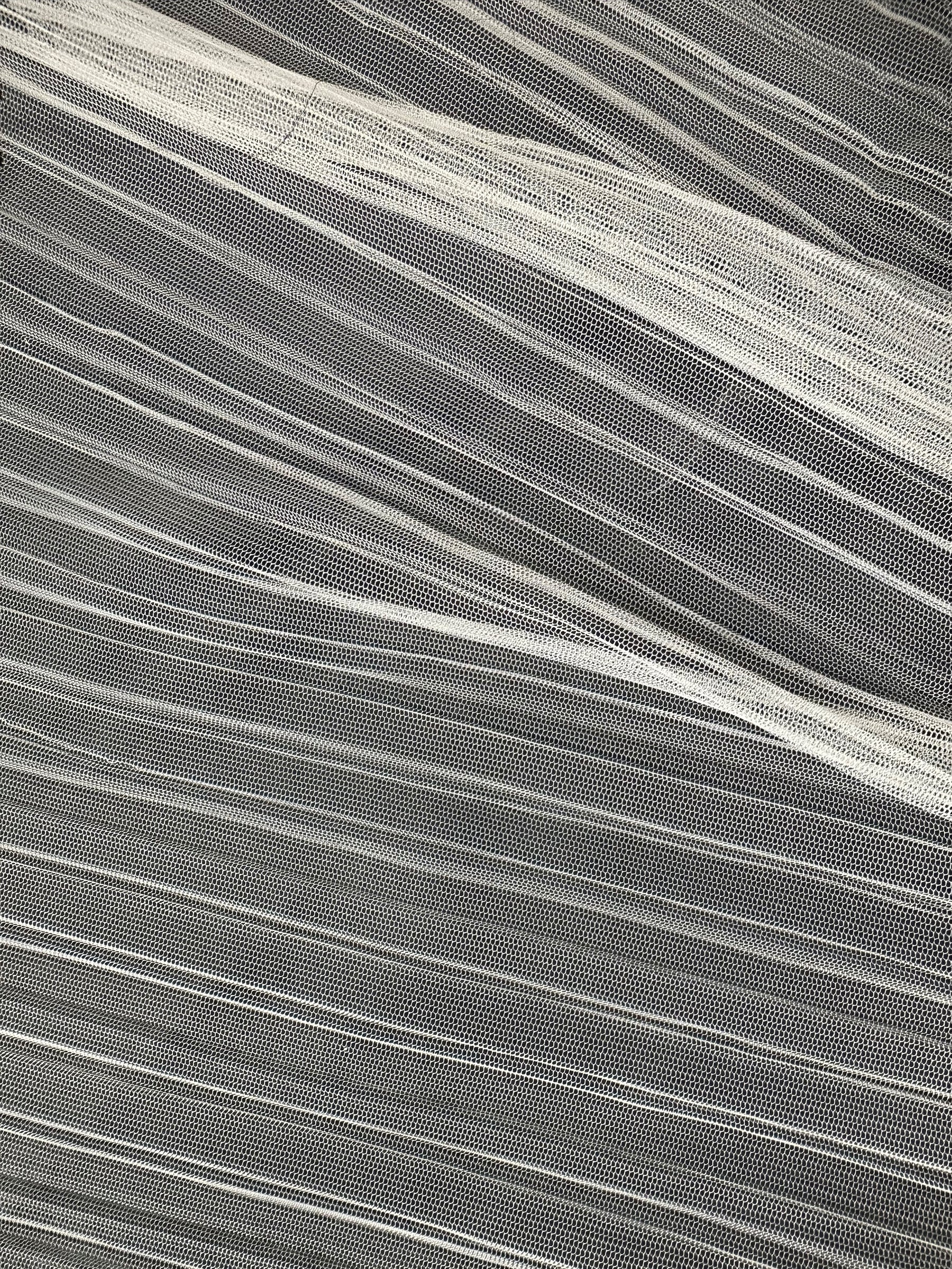 Elfenbeinfarbener, plissierter Polyester-Organza - Flirtation (CF)