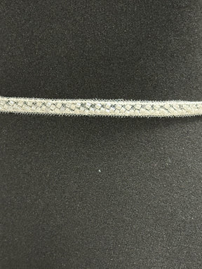 Schmale, elfenbeinfarbene Spitzenborte - Mettle