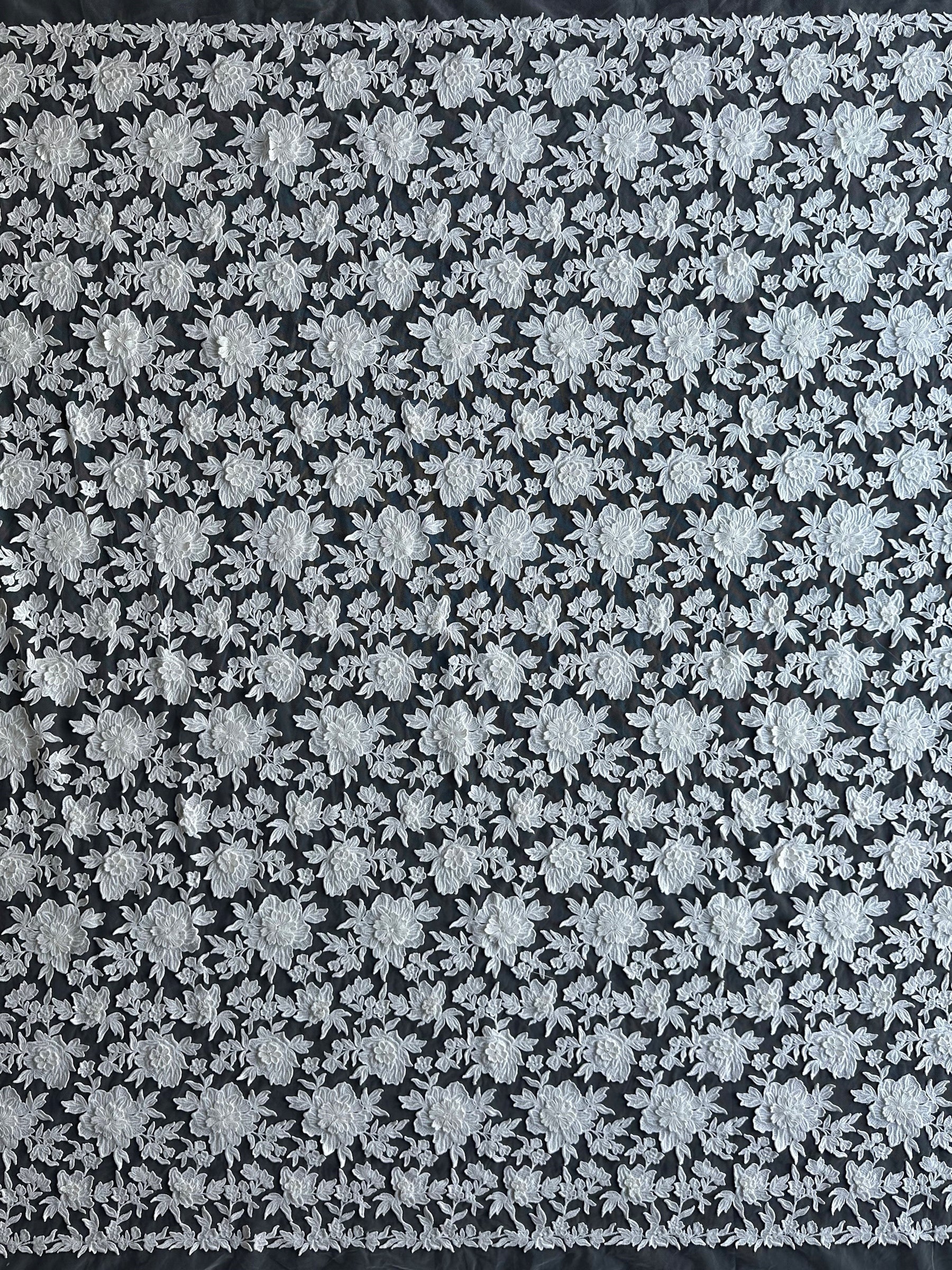 Elfenbeinfarbene bestickte Spitze - Fonda