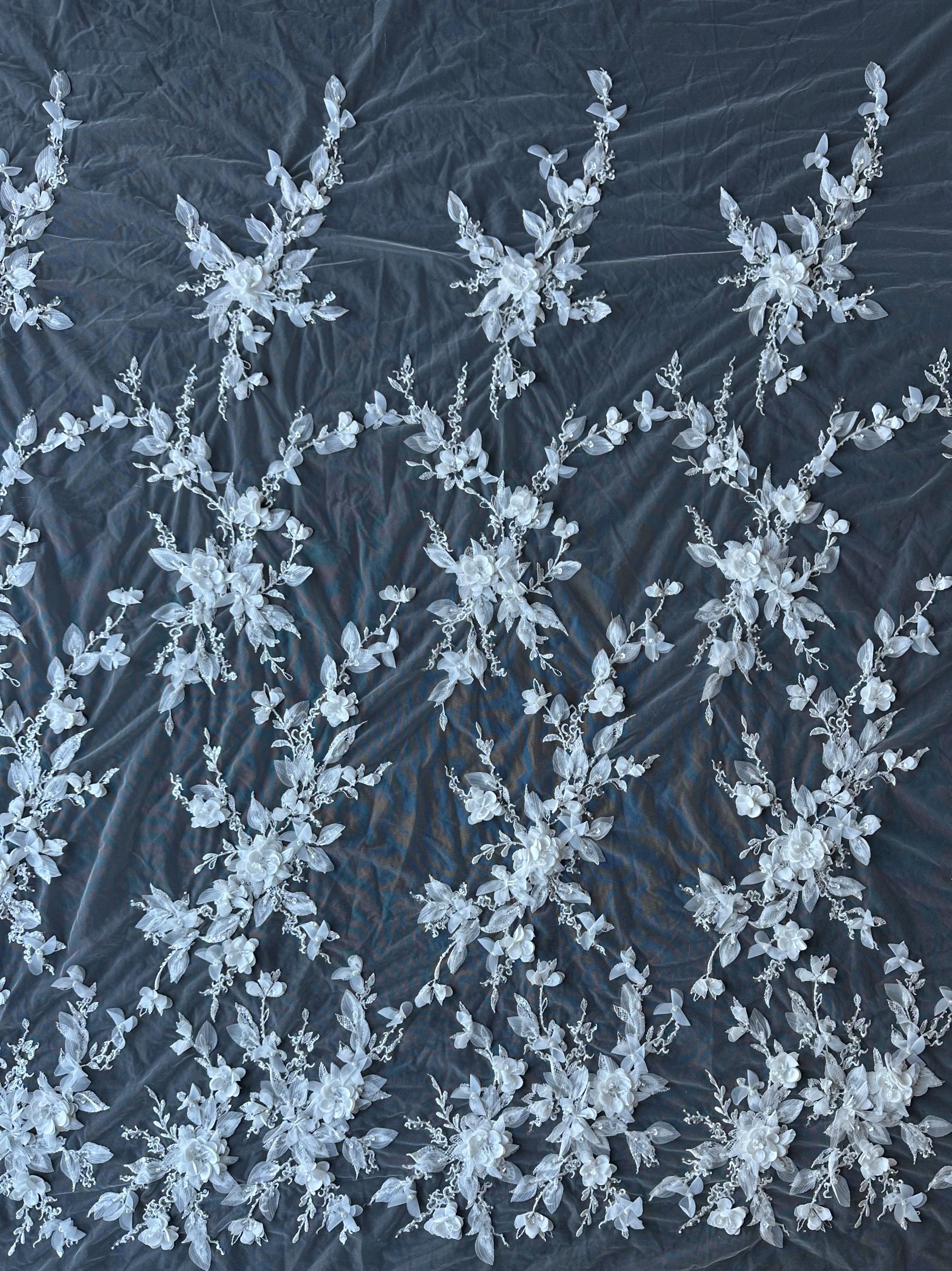 Elfenbeinfarbene 3D-Blumenspitze – Oktober