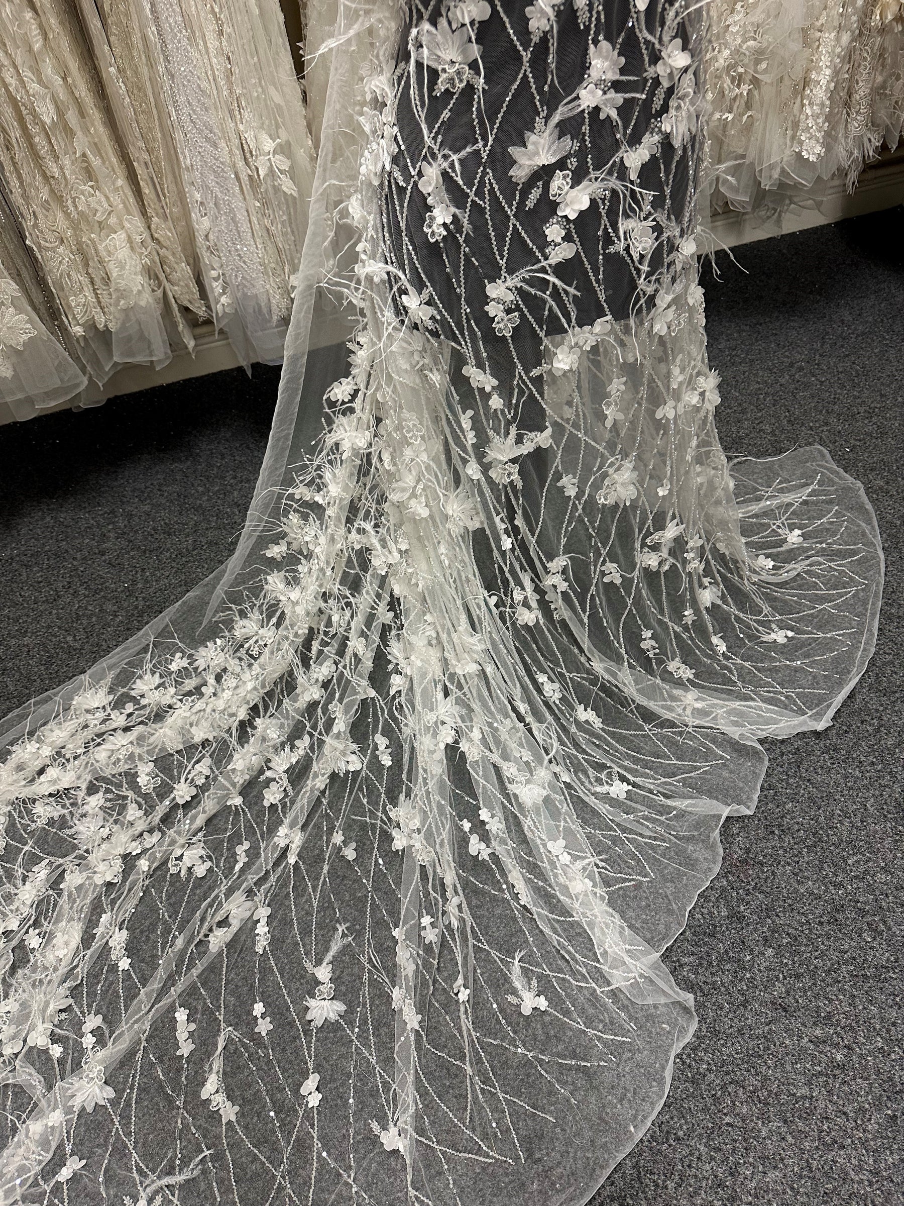 Ivory Feather Lace - Zuly