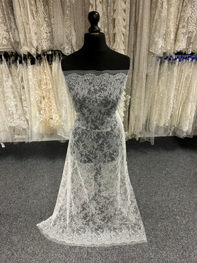 Elfenbeinfarbene Chantilly-Spitze – Diallo