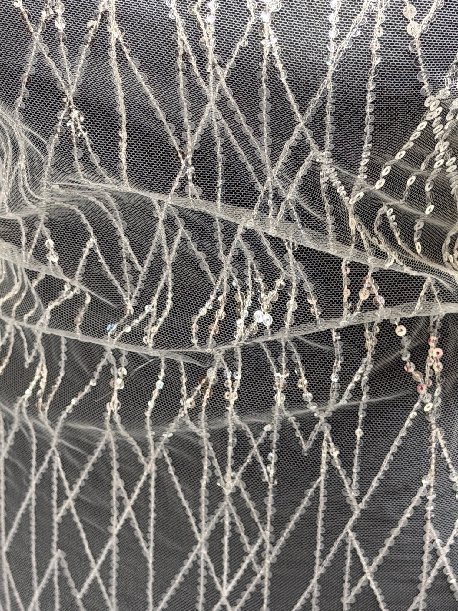 Geometrische Paillettenspitze in Elfenbein - EB3024