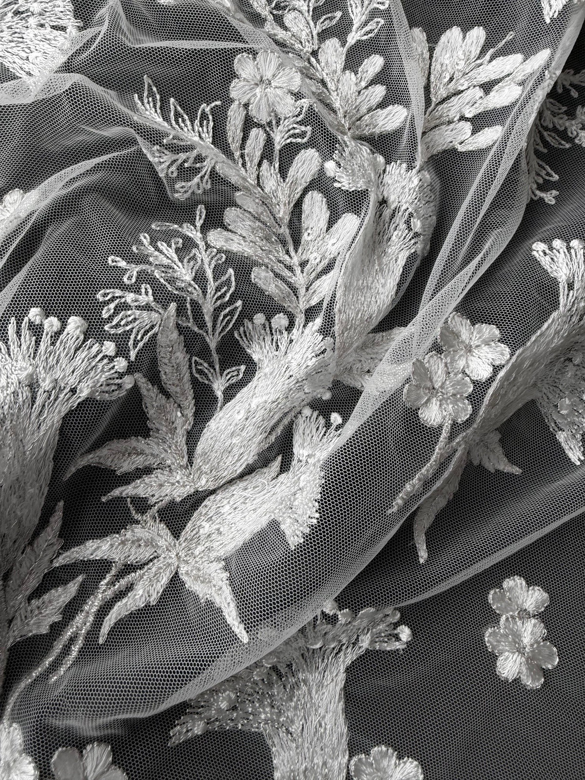 Elfenbeinfarbene Paillettenstickerei-Spitze - EB3028