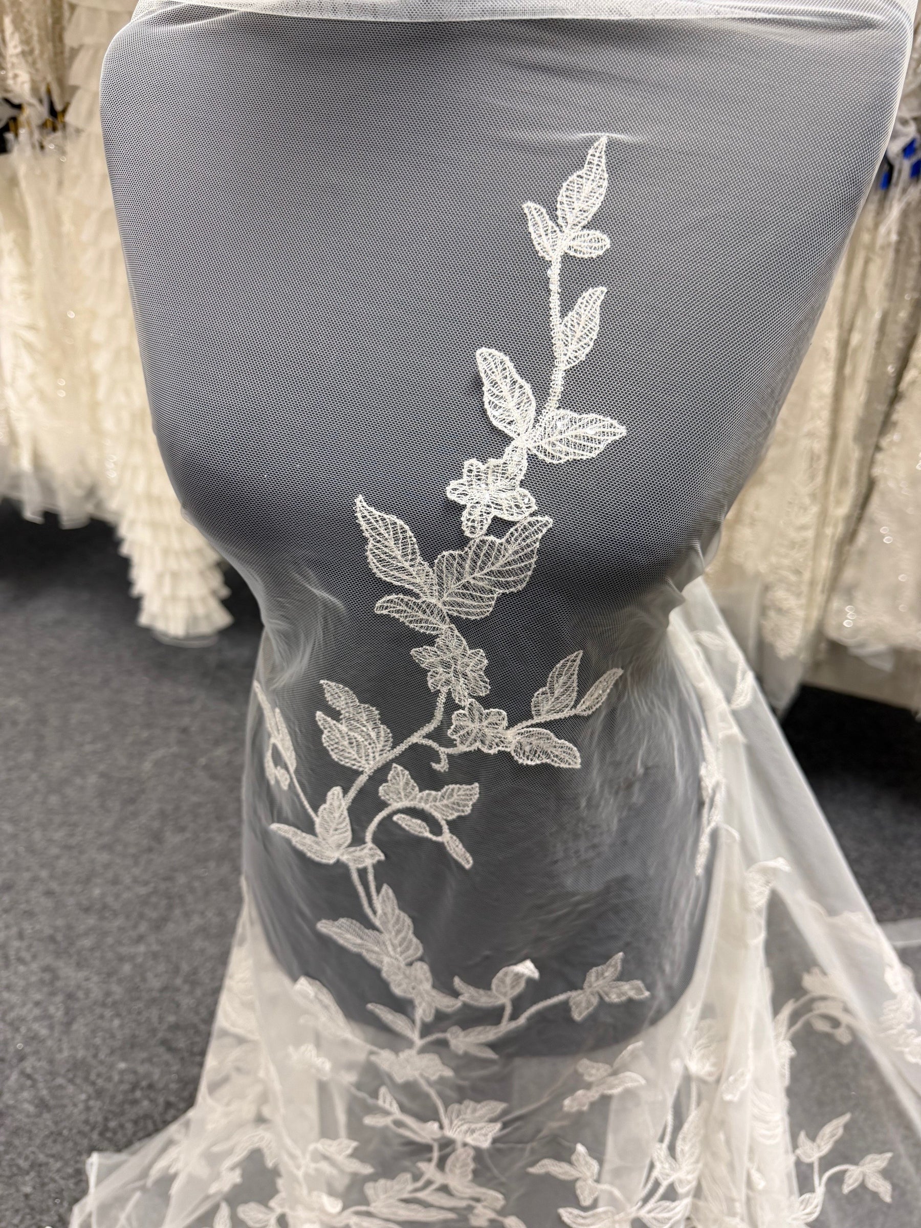 Elfenbeinfarbene Paillettenspitze - EB3040 