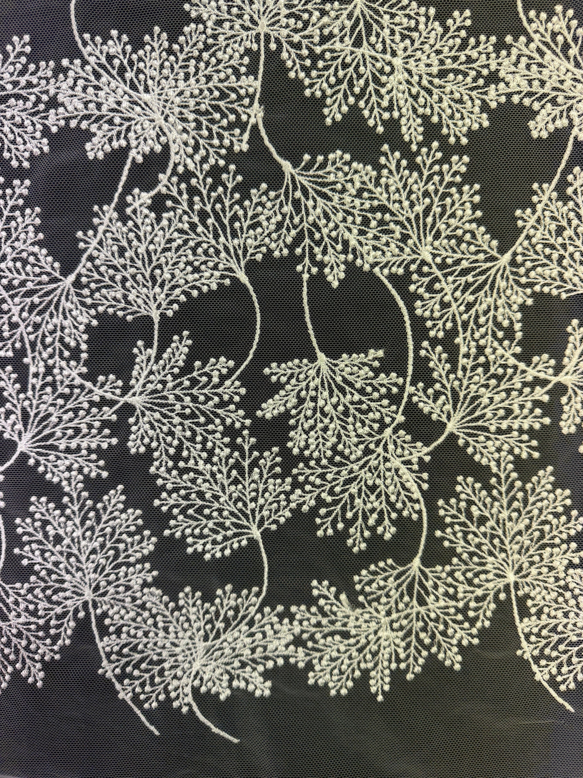 Elfenbeinfarbene florale Stickspitze - EB5037