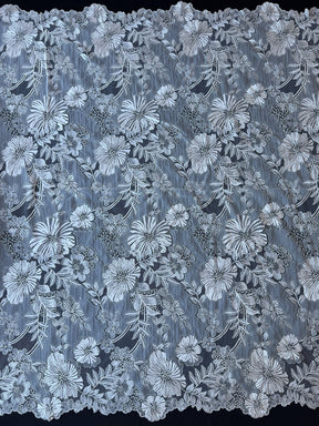 Elfenbeinfarbene Stickerei mit Blumenmuster - EB5057