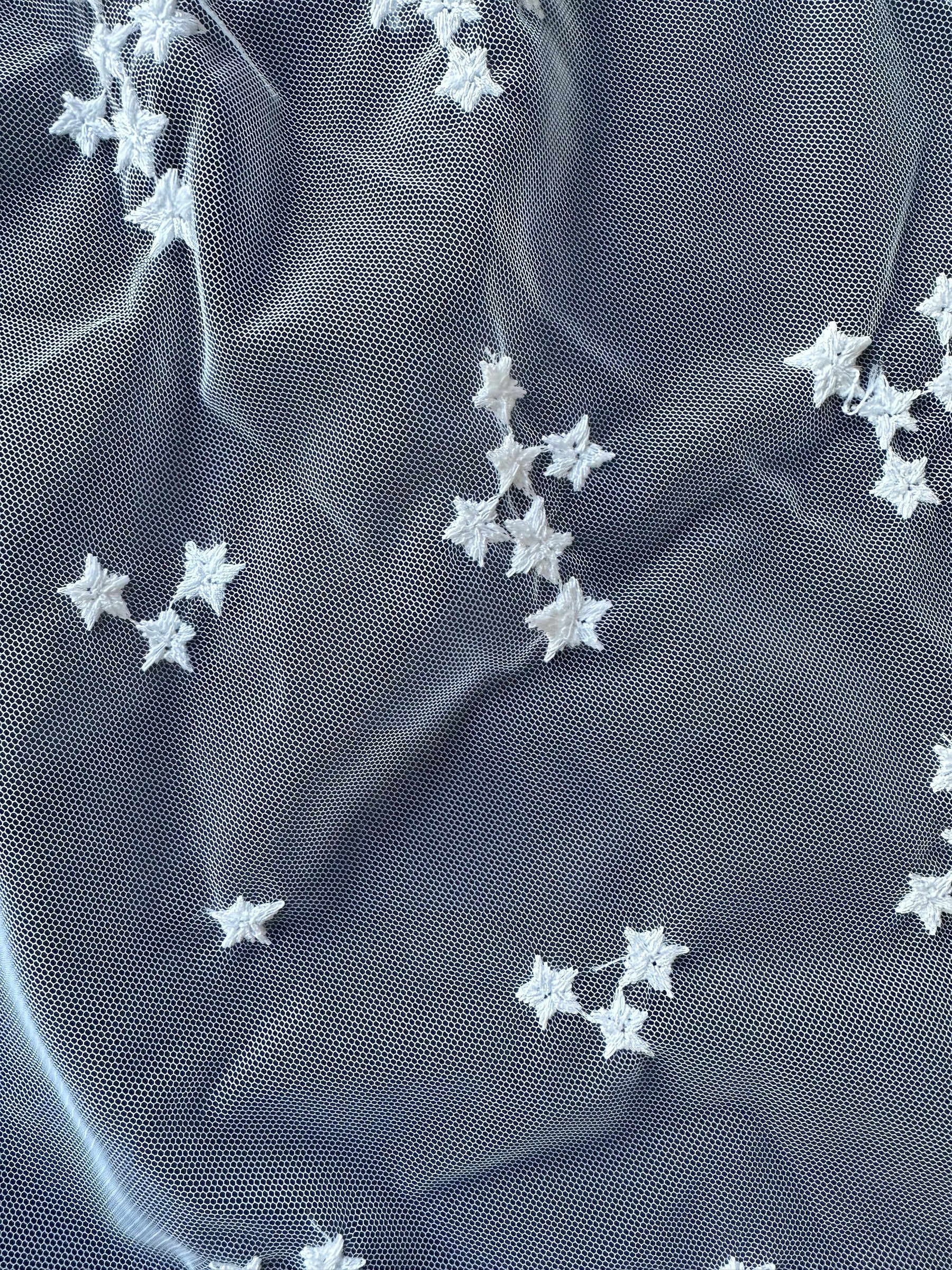 Elfenbeinfarbene Stickspitze – EU5005