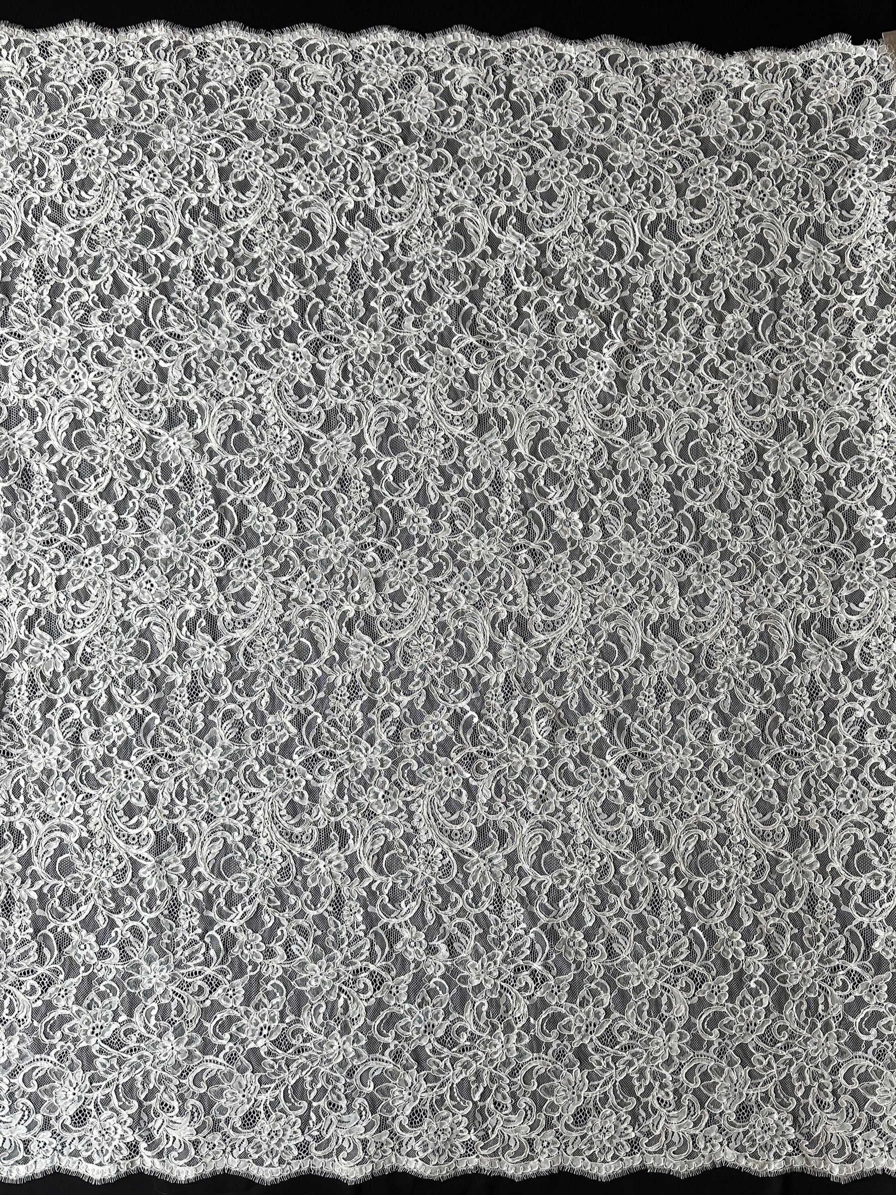 Elfenbeinfarbene Pailletten-Gitterspitze - EB3032 