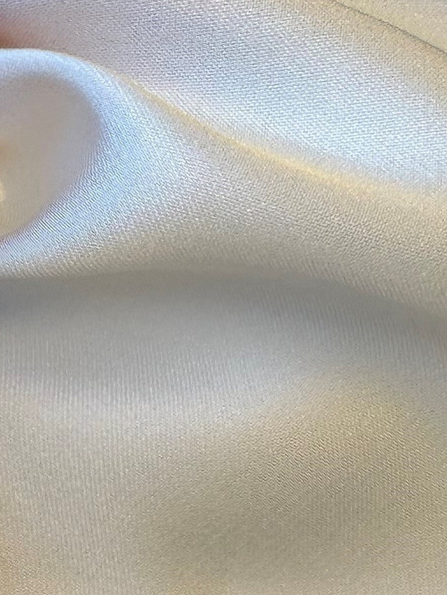 Elfenbeinfarbenes recyceltes Polyester – Reclaim
