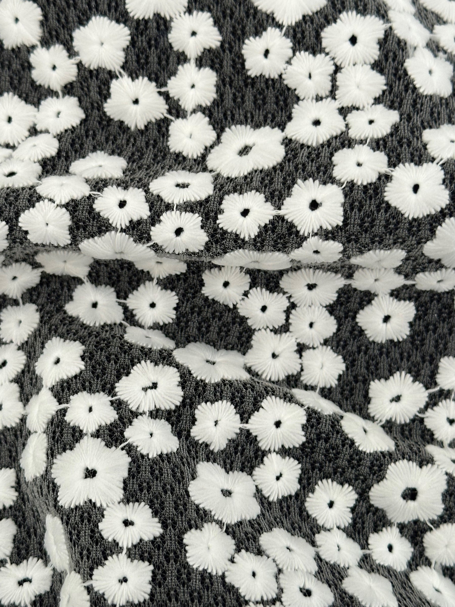 Elfenbeinfarbene, bestickte Blumenspitze - Molly (CF)