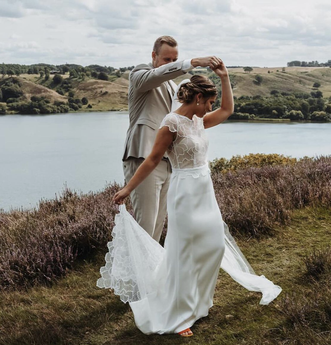 Elfenbeinfarbene bestickte Spitze – Monique 