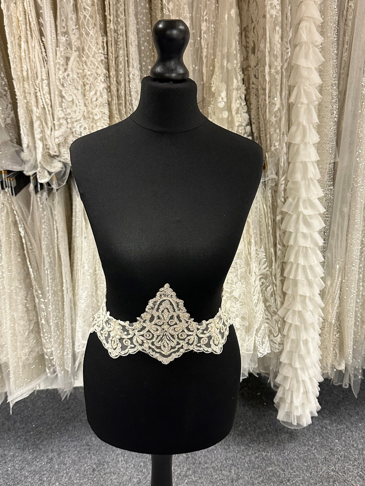 Elfenbeinfarbene Perlenspitzenborte - Zigguart