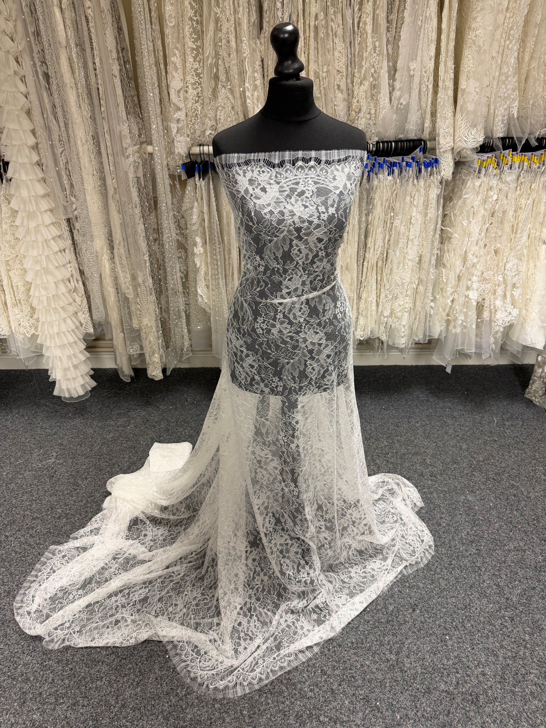 Ivory Lace - LA6001
