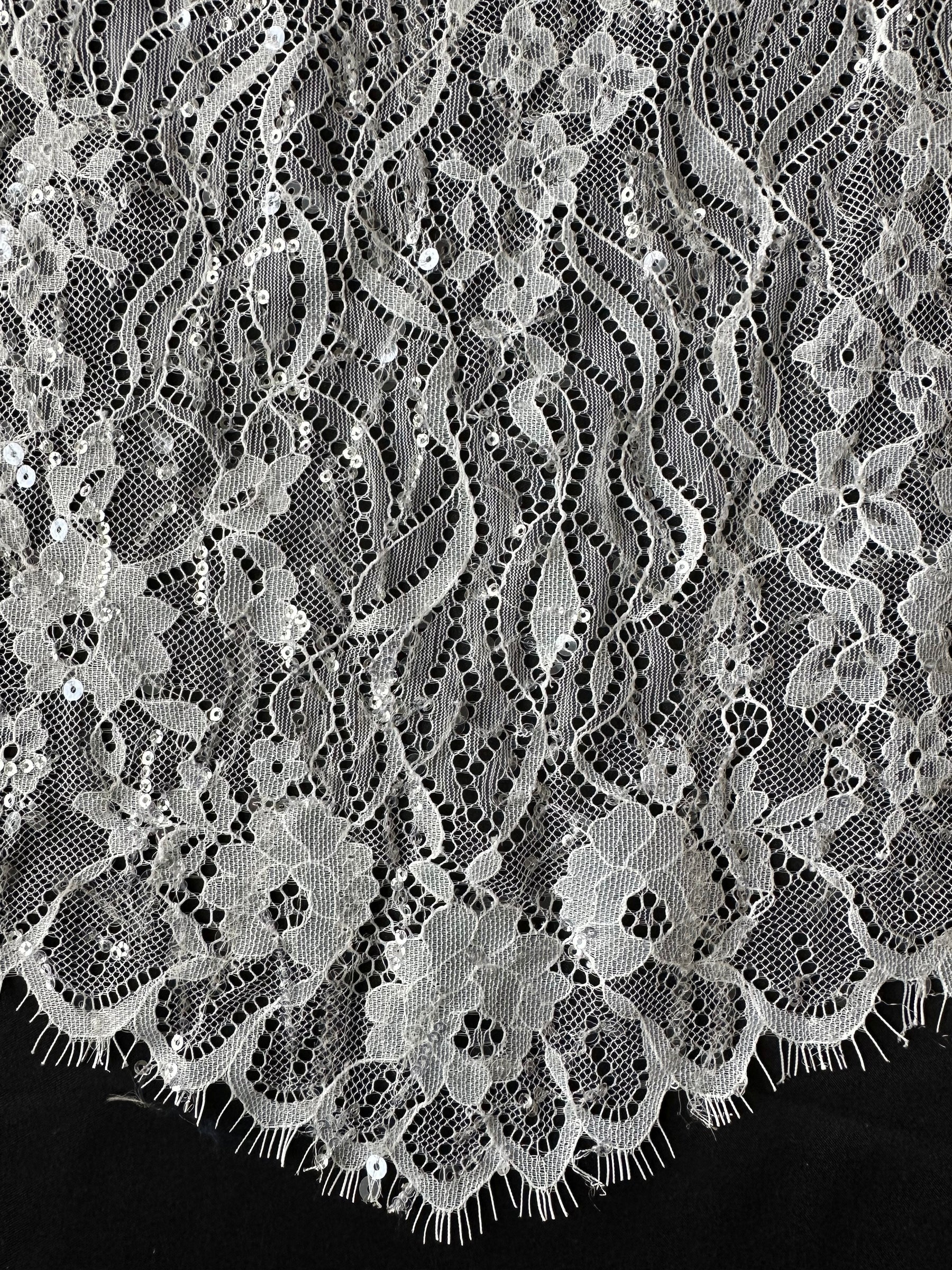 Elfenbein-Pailletten-Spitze – LB6005