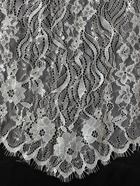Elfenbein-Pailletten-Spitze – LB6005