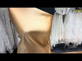 Goldfarbener Polyester-Satin – Scenery