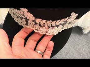 Elfenbein-/Champagnerfarbene bestickte Borte - T35