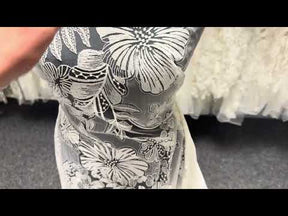 Elfenbeinfarbene Stickerei mit Blumenmuster - EB5057