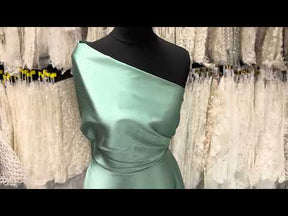Dunkelmintfarbener Seidensatin – Magnifique